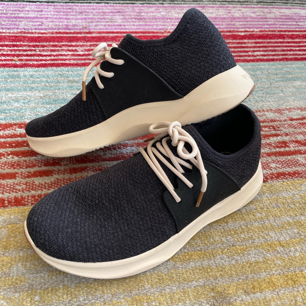 Like new Vessi waterproof sneakers, wmns 8.5 - 9